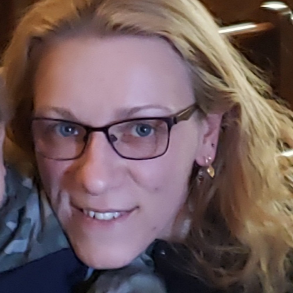 Meet your Posher, Julia